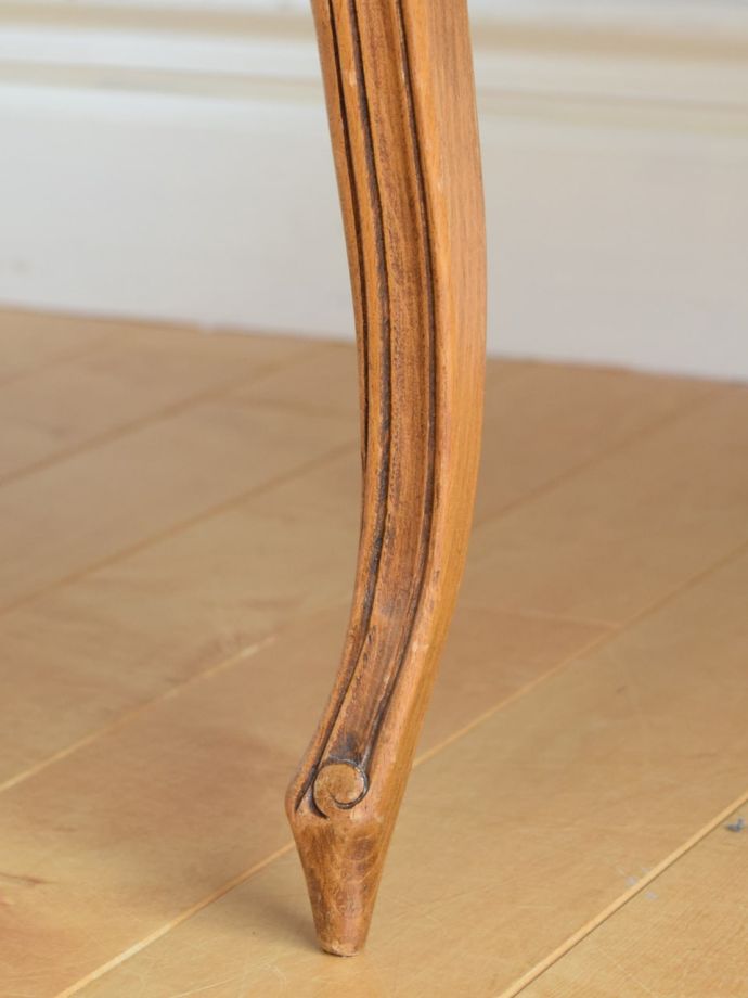 アンティーク椅子の脚
