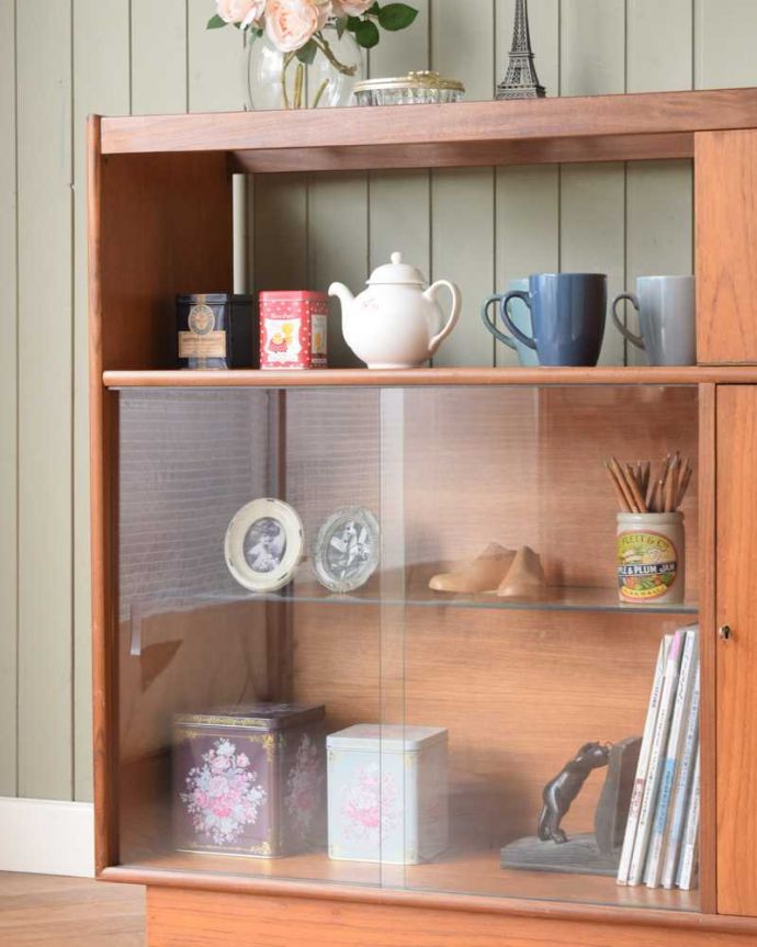 G-PLAN(Gプラン) アンティーク家具 イギリスのヴィンテージ家具、カウンターにもなるGプランのキャビネット。ヴィンテージ家具が醸し出すあたたかさ。(z-082-f)