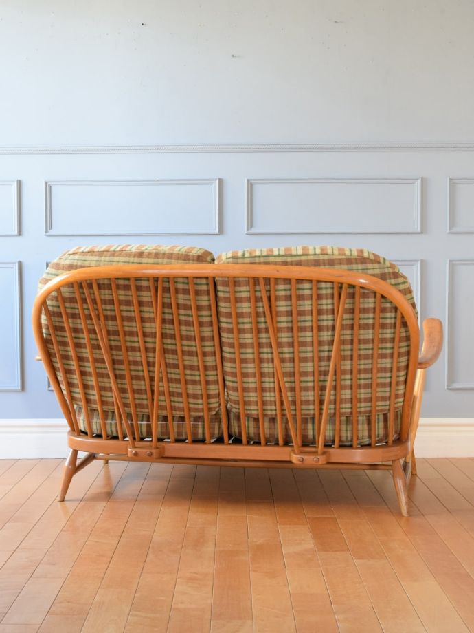 ビンテージソファの後ろ姿