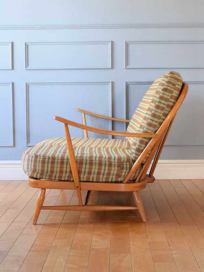 アーコールチェアの側面