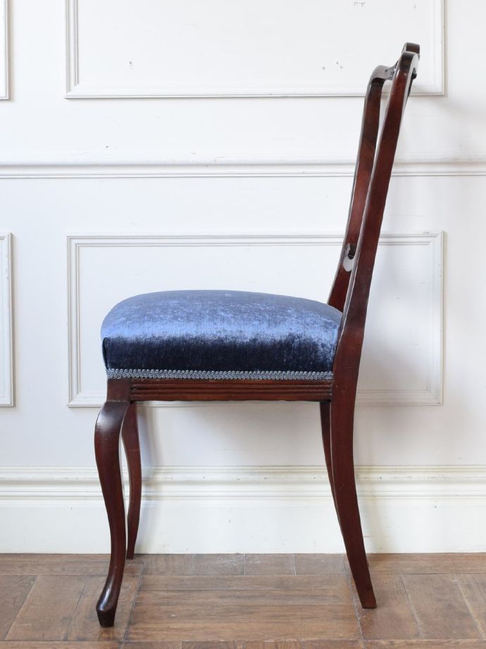 アンティークの椅子の側面