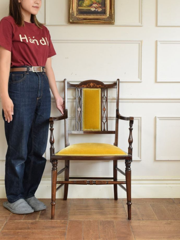 英国アンティークのサロンチェア