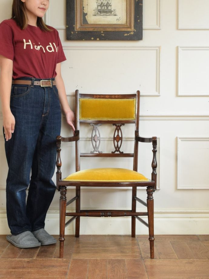 英国アンティークのサロンチェア