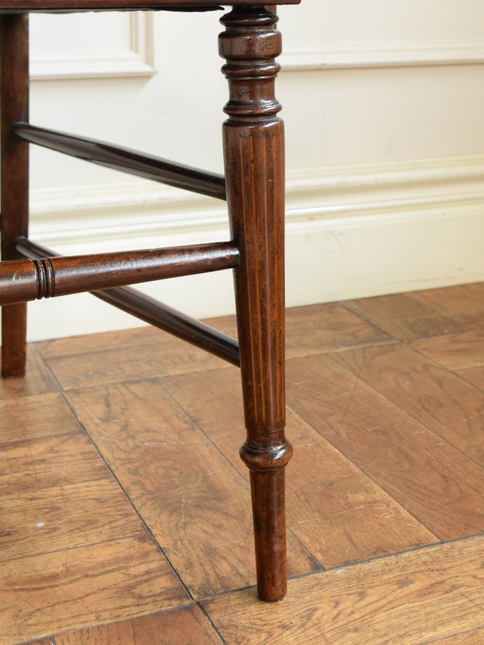 アンティーク椅子の脚