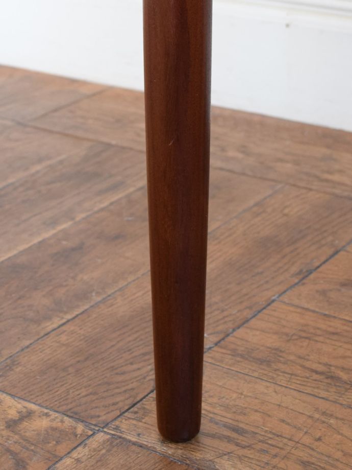 G-PLANの椅子の足