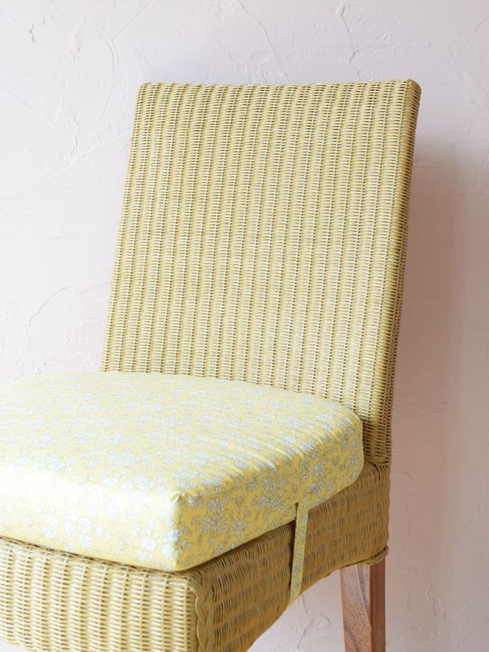 ロイドルームチェアの背もたれ