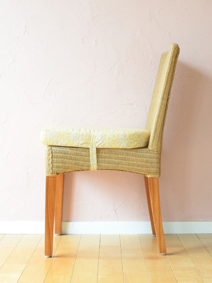 ロイドルームチェアの横面