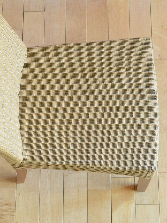 クッションを外すと