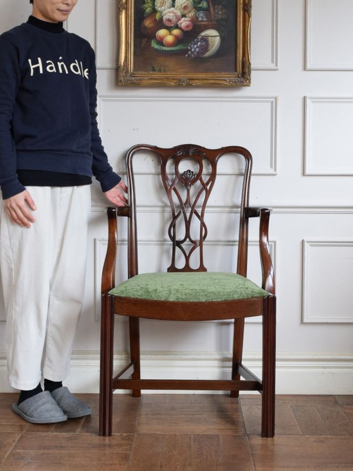 英国アンティークのサロンチェア