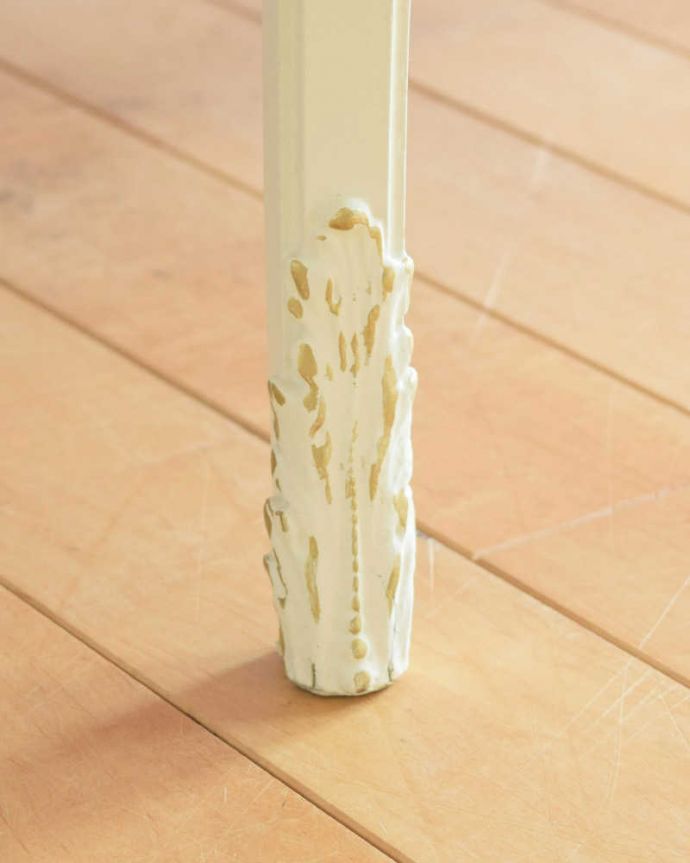 アンティークのドレッサー アンティーク家具 憧れの可愛いドレッシングテーブル(鏡台)、アンティークのフレンチインテリア。女性1人でラクラク運べちゃう仕掛けHandleのアンティークは、脚の裏にフェルトキーパーをお付けしています。(z-090-f)