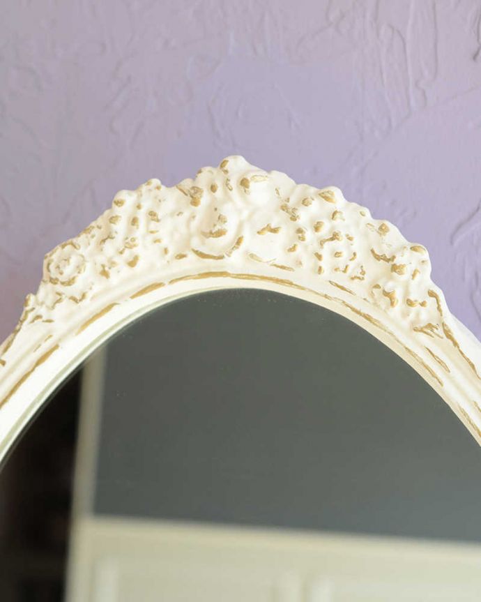 アンティークのドレッサー アンティーク家具 憧れの可愛いドレッシングテーブル(鏡台)、アンティークのフレンチインテリア。一瞬でお姫様気分にしてくれますトップの女性らしいお花が身支度する時間を特別なものにしてくれます。(z-090-f)