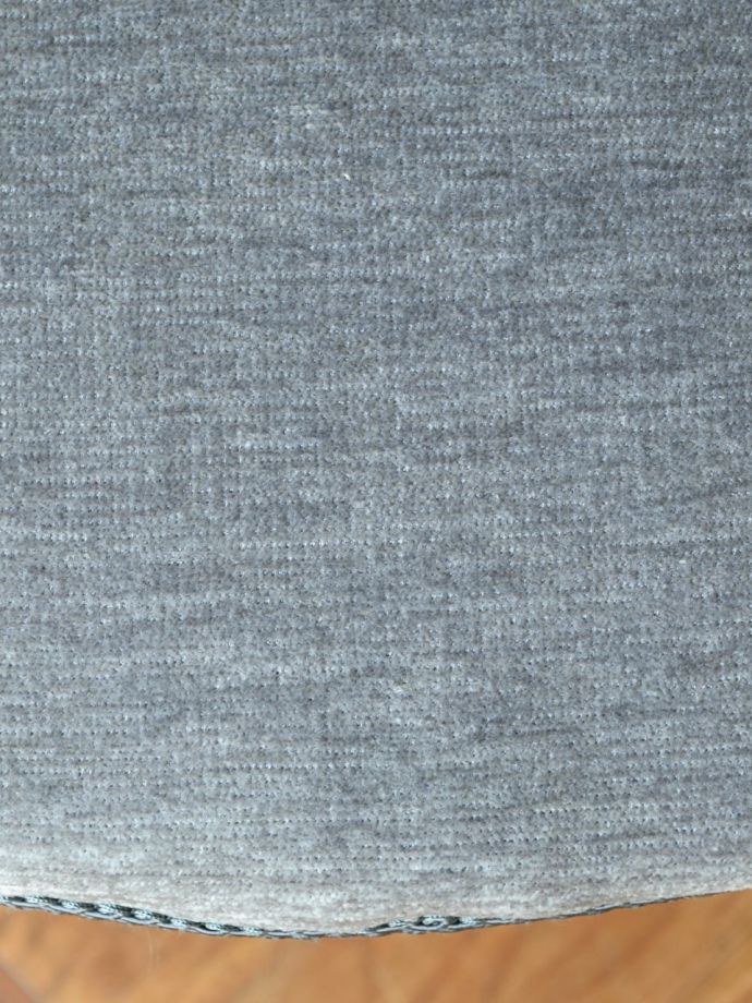 アンティーク椅子の張り替えた座面