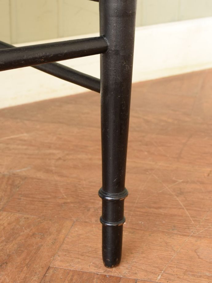 アンティークチェアの脚