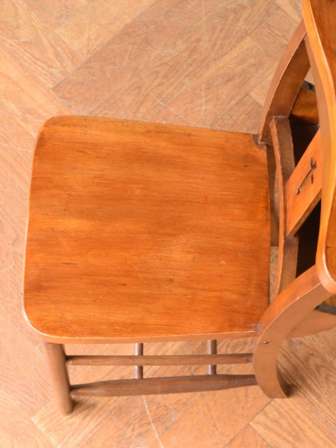 チャペルチェアの座面