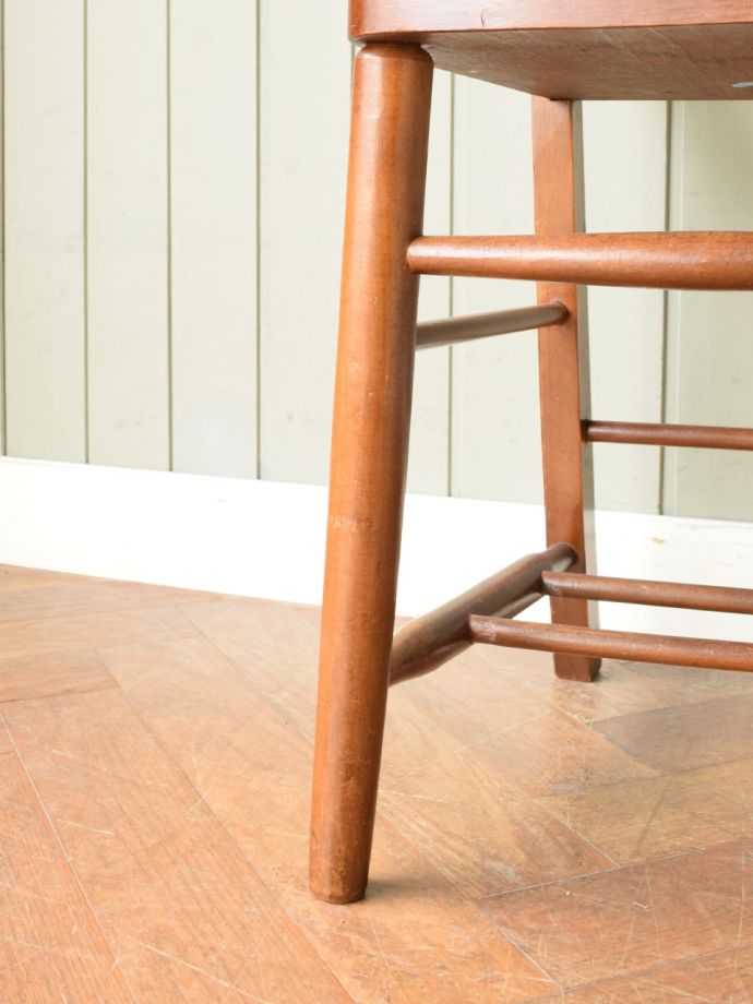 アンティークチェアの脚