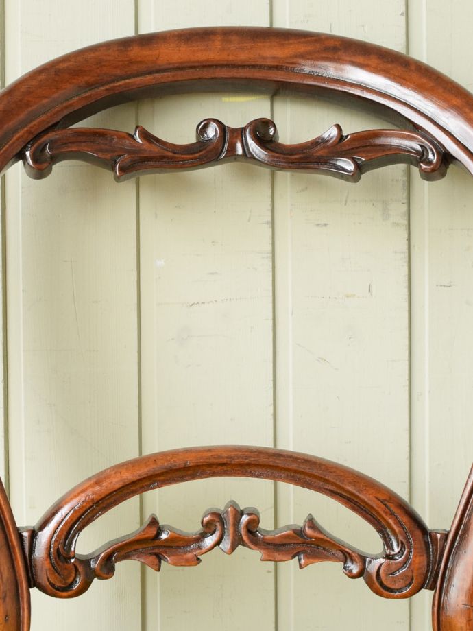 アンティークチェアの装飾