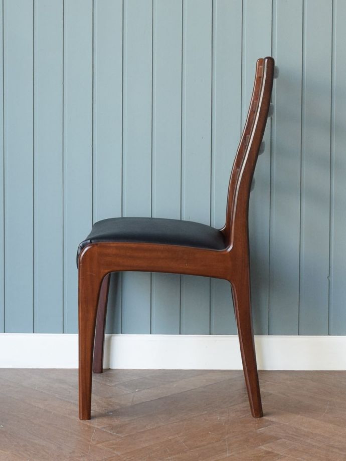 G-planの椅子の側面