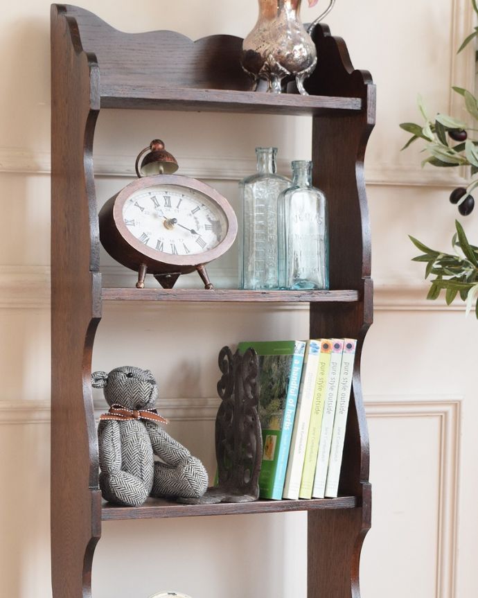 アンティーク家具 英国スタイルのアンティーク家具、オープンタイプのブックシェルフ(本棚)。隙間収納にもおすすめです。(z-101-f)