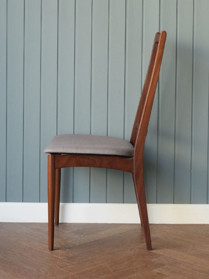 ビンテージチェアの側面