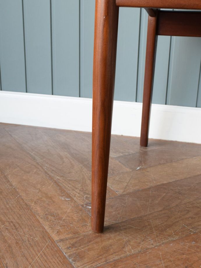 アンティーク椅子の脚