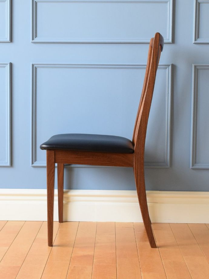 G-planの椅子の側面