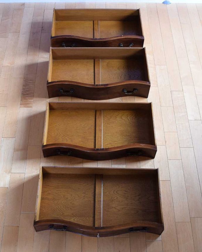 英国の美しいアンティーク家具、優雅なフォルムのチェストオブ