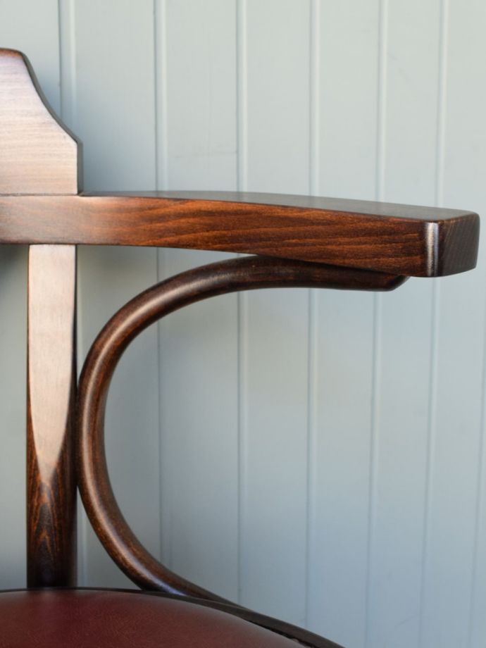 英国アンティーク風のおしゃれな椅子、くるくる回転するドクターズ