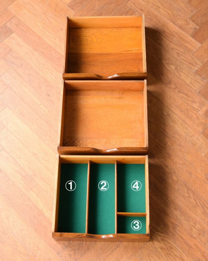 サイドボードの引き出し