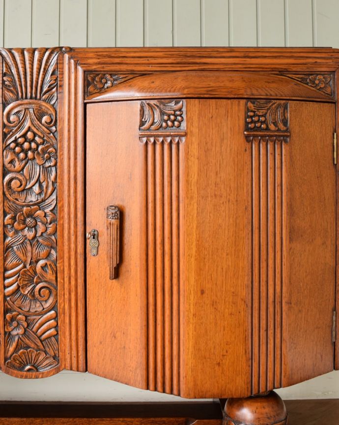 サイドボードの装飾