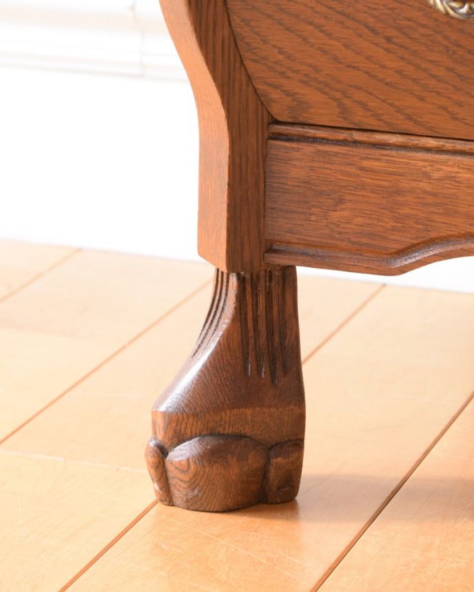 アンティークチェストの脚