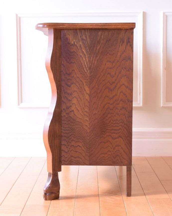 アンティークチェストの側面