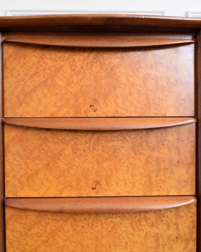 デザインの一部になっているサイドボードの取っ手