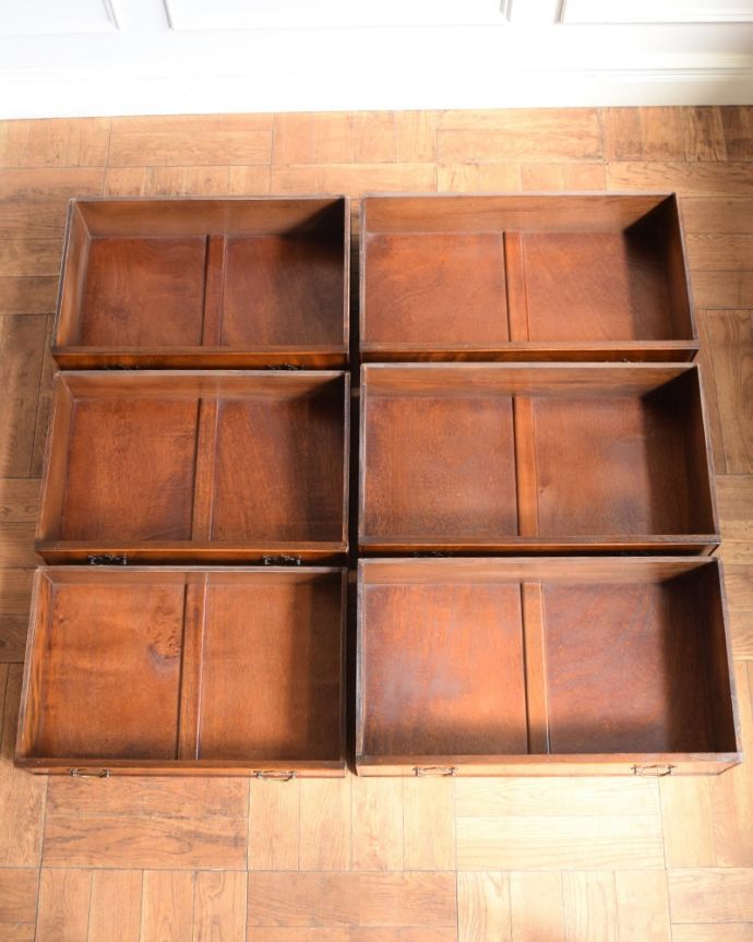 チェストの引き出しの中