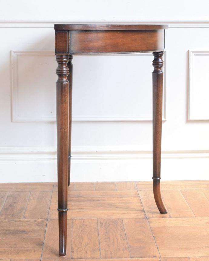 コンソールテーブルの側面