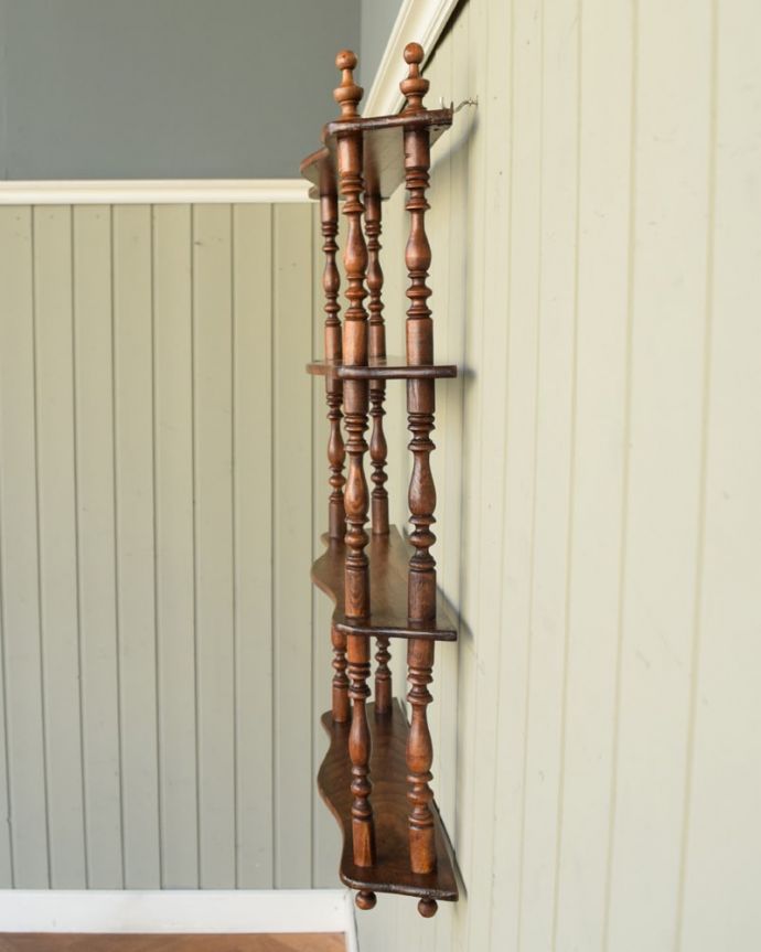 フランスアンティークの飾り棚、壁に付けて使えるウォールシェルフ(z