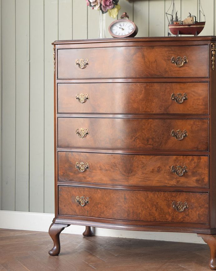 アンティークチェストの美しい木目