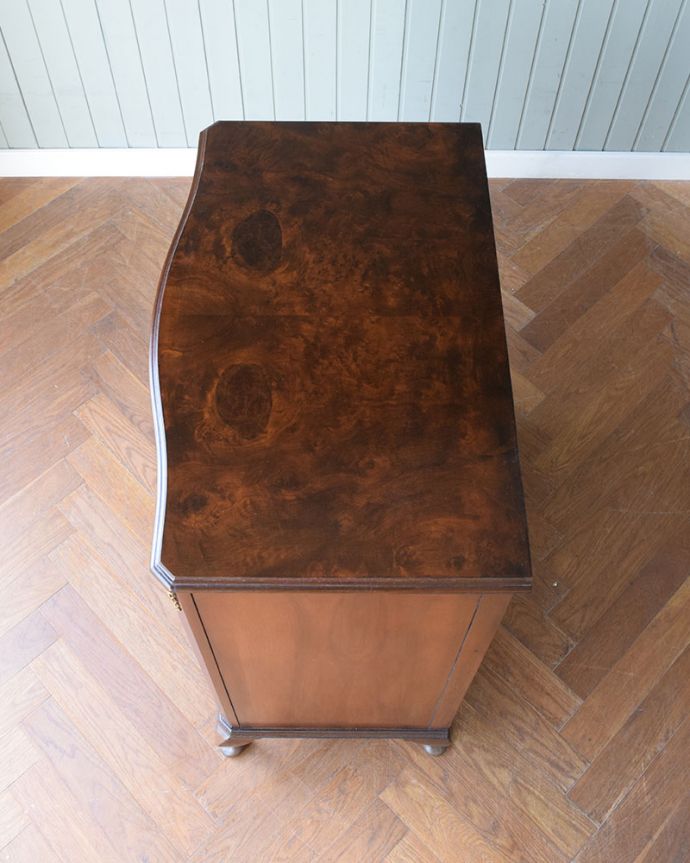 アンティークチェストの天板