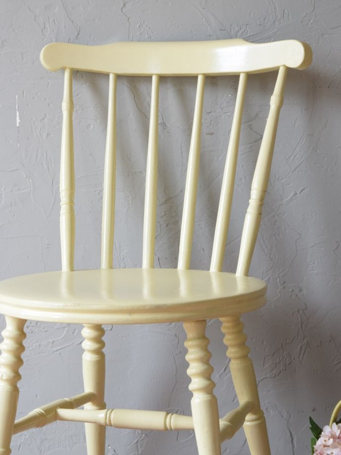 アンティークチェアの背もたれ