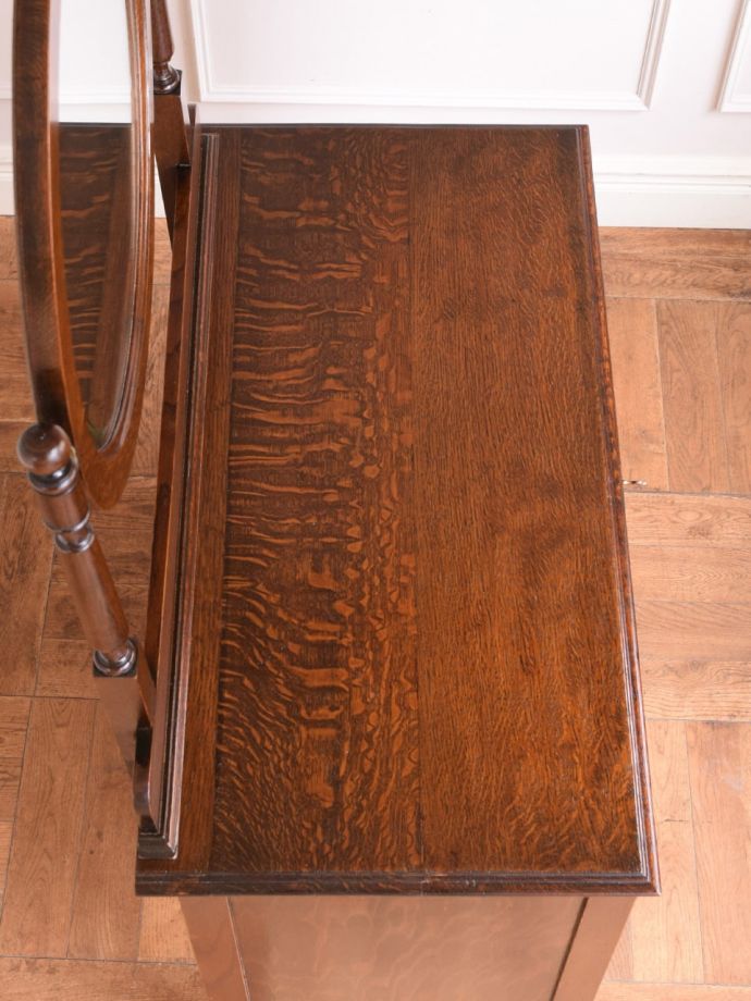 アンティークドレッサーの天板