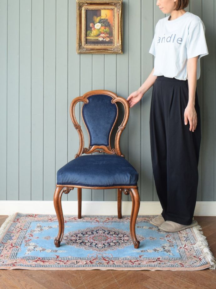 英国アンティークのサロンチェア