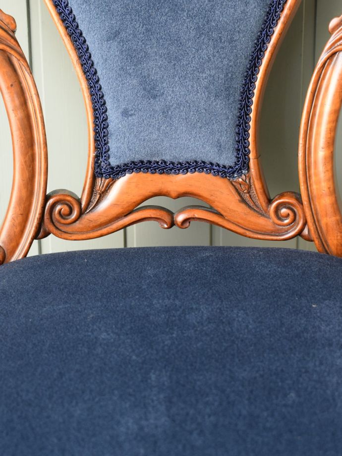 英国アンティークらしい装飾