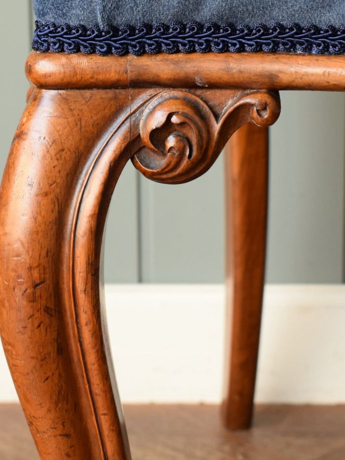 英国アンティークらしい装飾