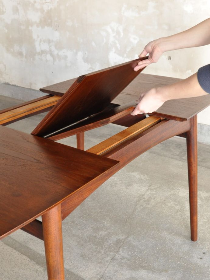 伸長式テーブルのサイズ変更方法