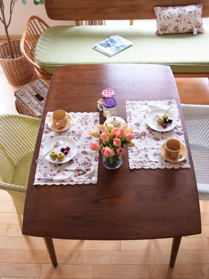 美しい天板で食事を楽しみましょう