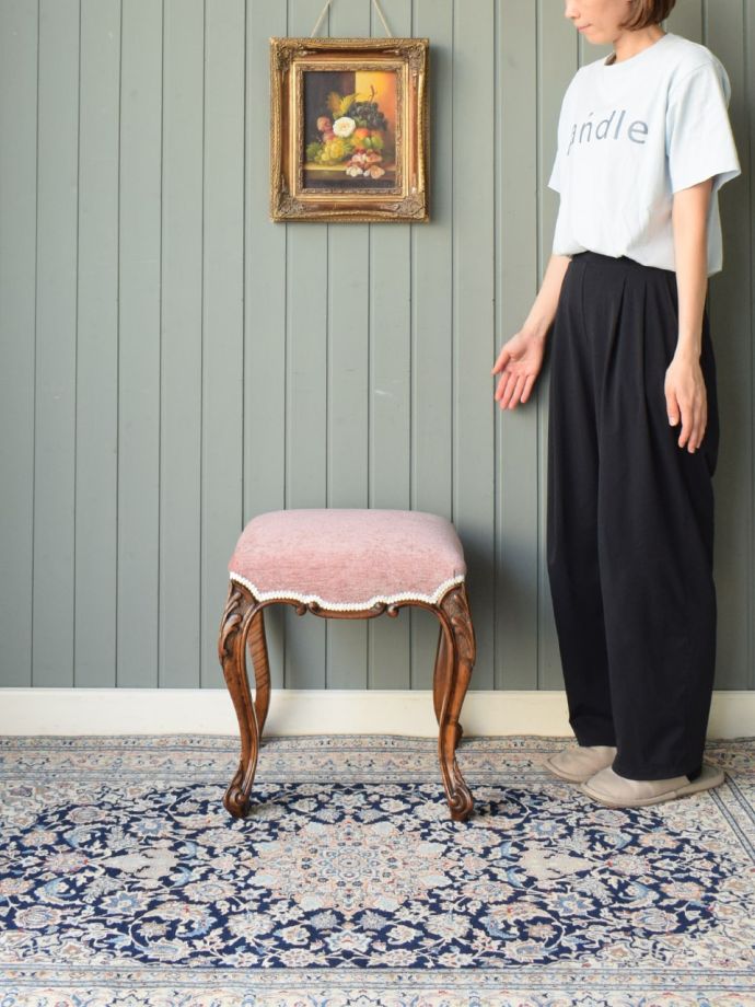 アンティークのピアノスツール