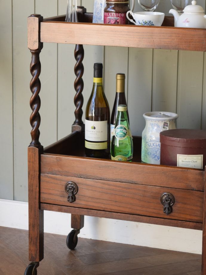 おしゃれなアンティークワゴン