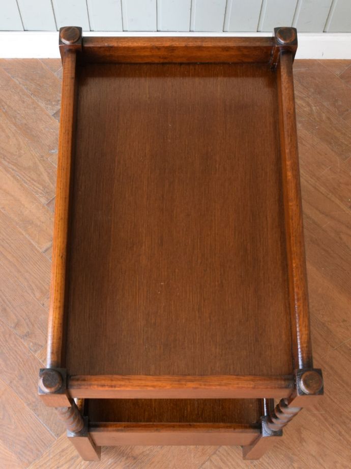 アンティークのワゴンの天板