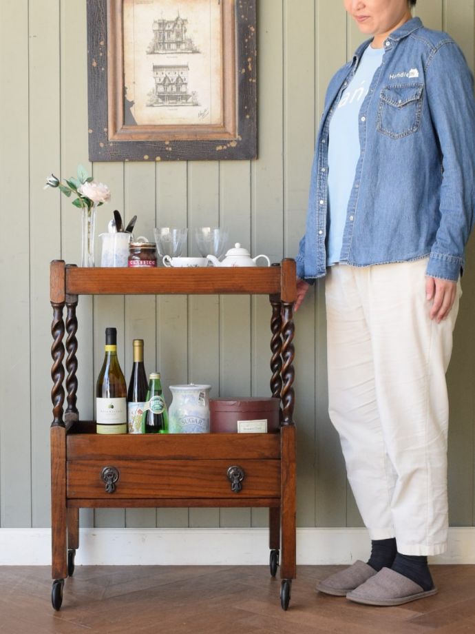 アンティークのワゴン