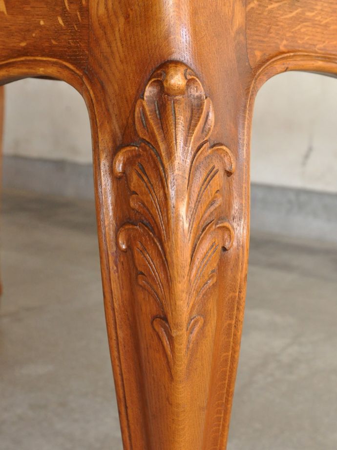 アンティークらしい彫