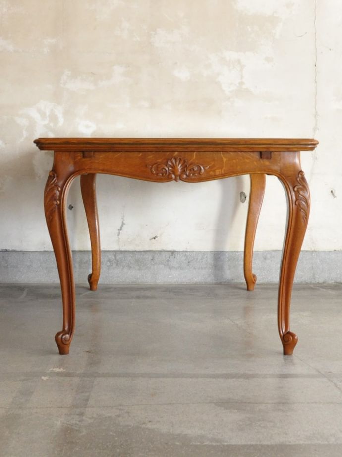 伸長式テーブルの反対側